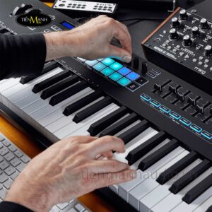 novation-launchkey-88-keyboard-controller