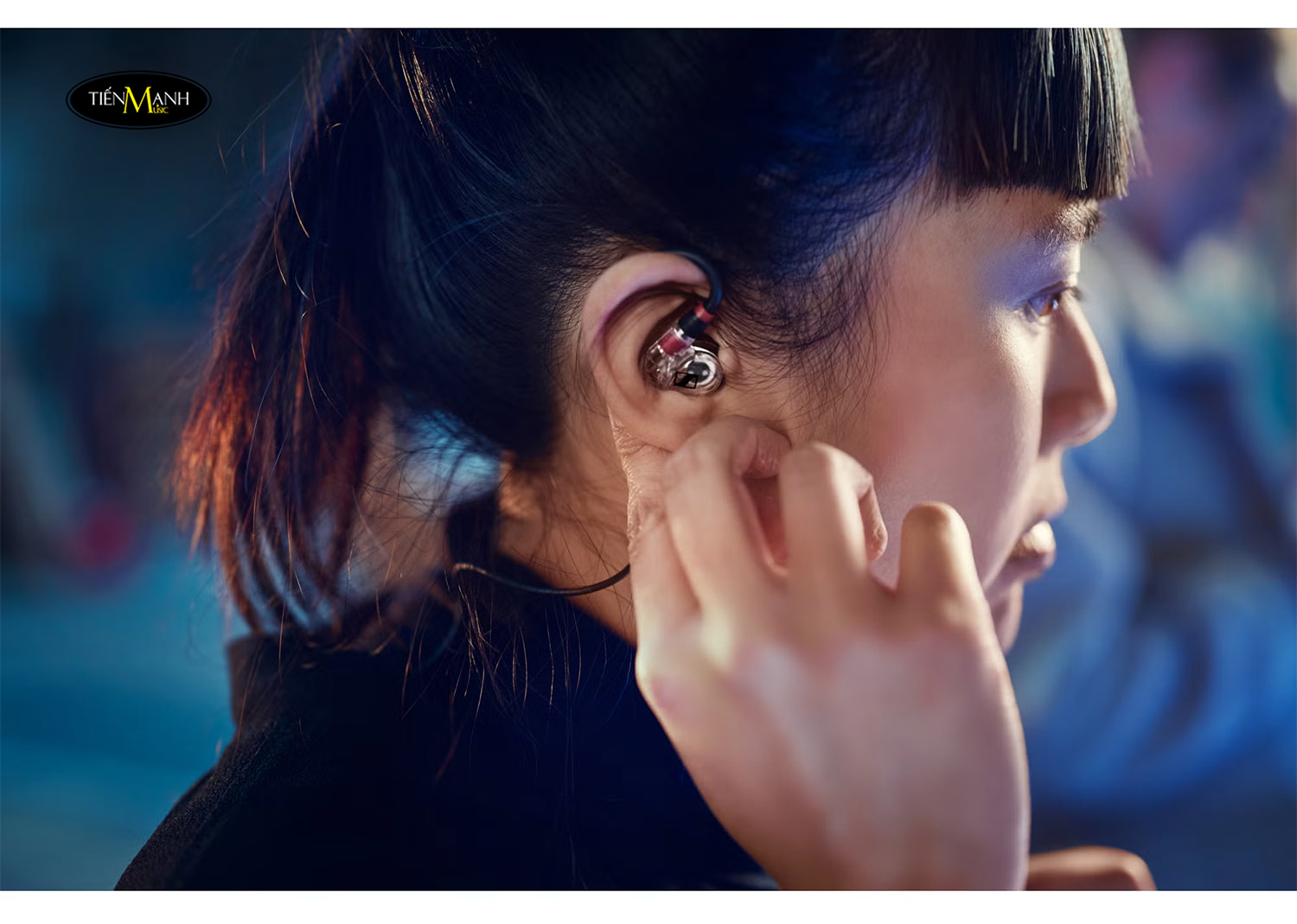 tai-nghe-in-ear-nhet-tai-sennheiser-ie-100-pro-trong-den-